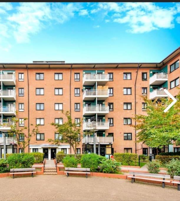 Bright, Nice Interior, Close To The City, 2 Bedroom Apartment 런던 외부 사진