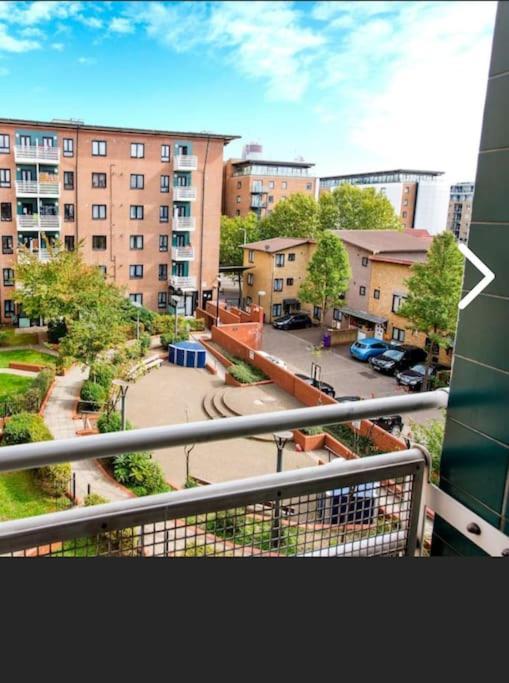 Bright, Nice Interior, Close To The City, 2 Bedroom Apartment 런던 외부 사진